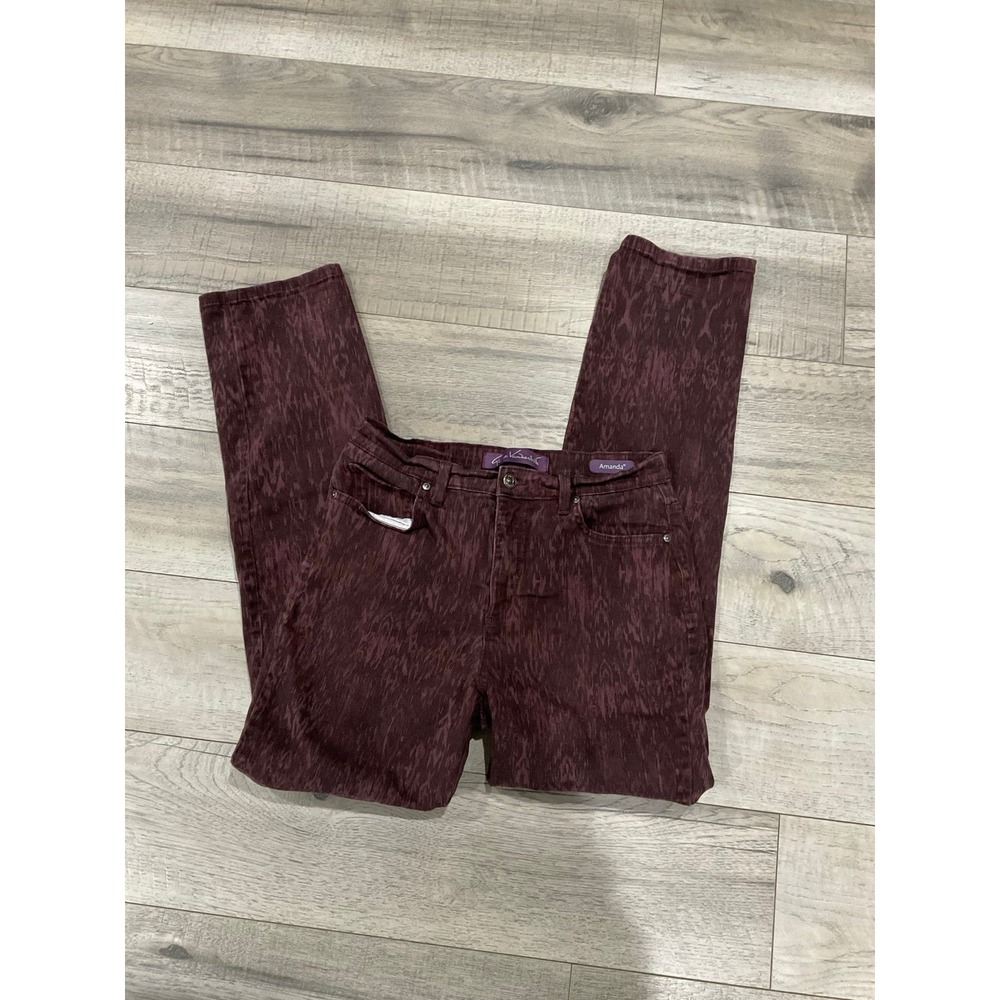 Gloria Vanderbilt size 6‎ Amanda jeans jacquard print in burgundy